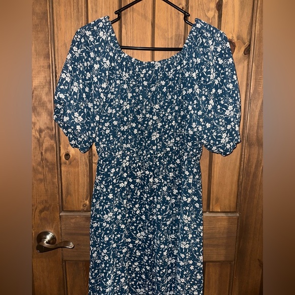 Women's Floral Front Tie Midi Dress - Picture 7 of 8